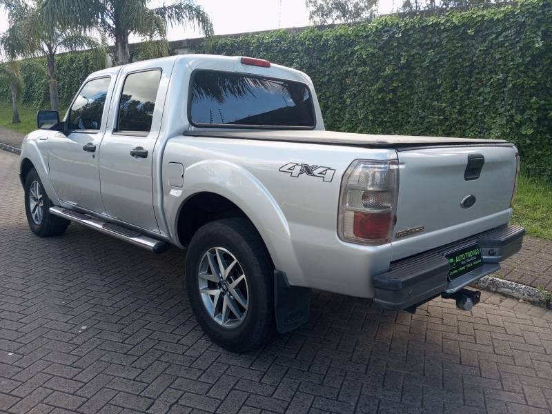 FORD - RANGER - 2011/2012 - Prata - R$ 78.900,00