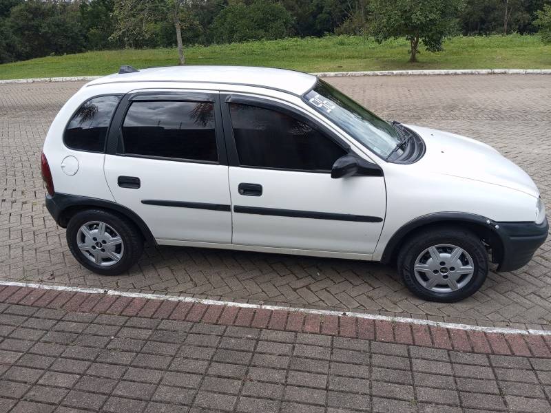 CHEVROLET - CORSA - 1996/1996 - Branca - R$ 12.900,00
