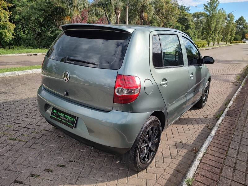 VOLKSWAGEN - FOX - 2009/2009 - Cinza - R$ 25.900,00