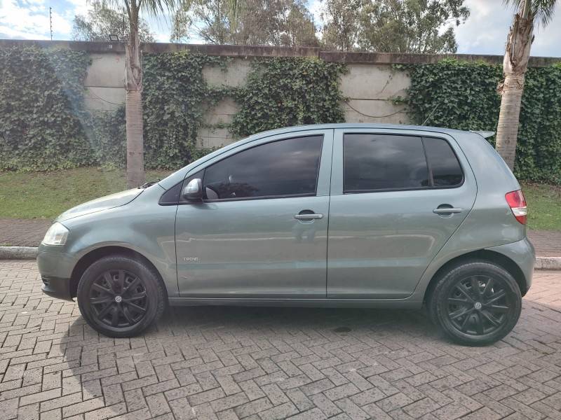 VOLKSWAGEN - FOX - 2009/2009 - Cinza - R$ 25.900,00