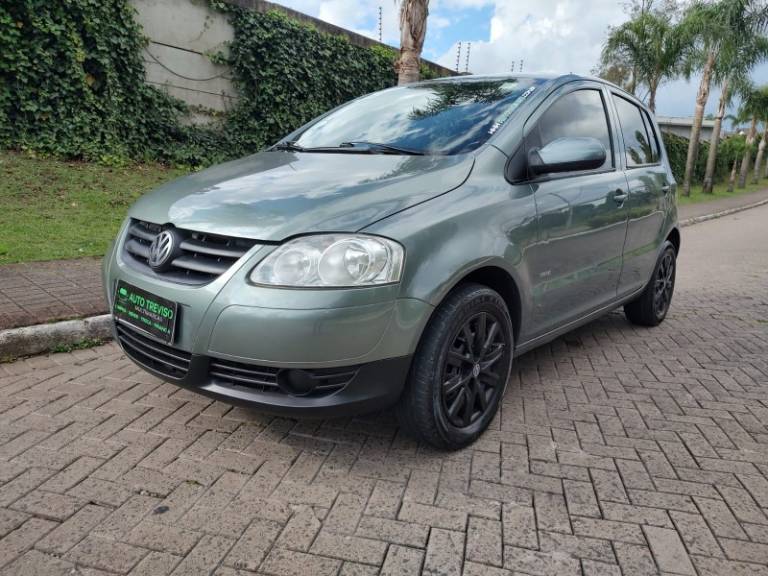 VOLKSWAGEN - FOX - 2009/2009 - Cinza - R$ 25.900,00