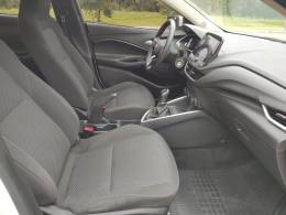 CHEVROLET - ONIX - 2022/2023 - Branca - R$ 81.900,00