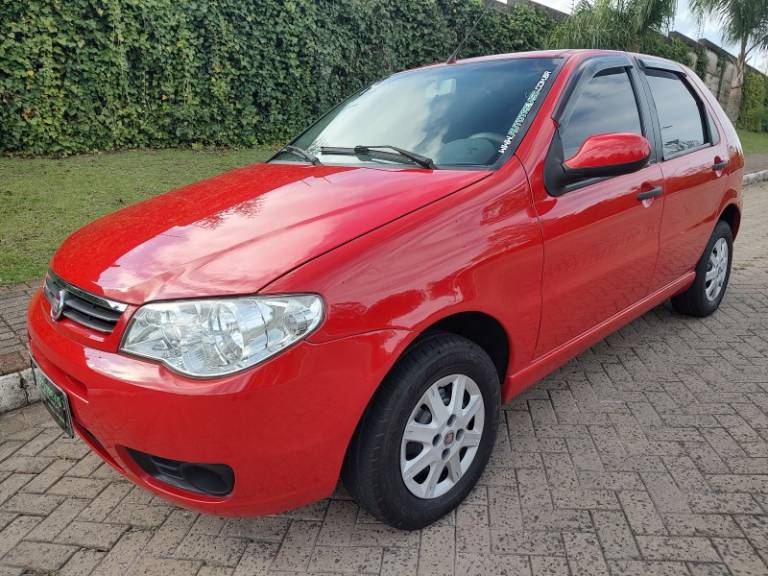 FIAT - PALIO - 2014/2014 - Vermelha - R$ 31.900,00