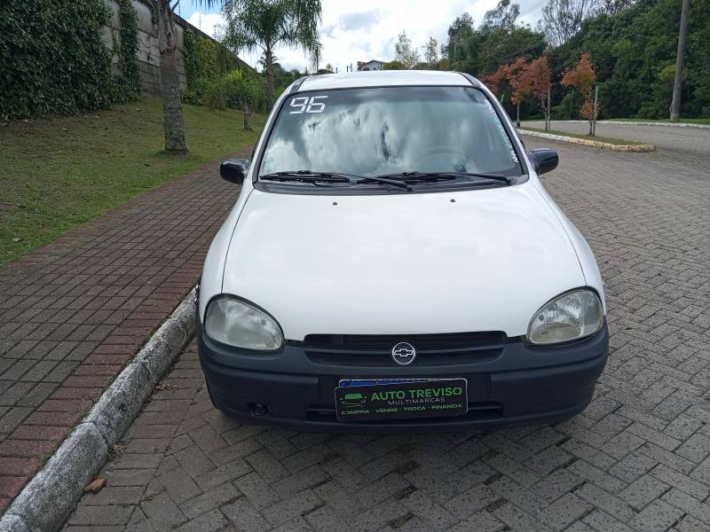 CHEVROLET - CORSA - 1996/1996 - Branca - R$ 12.900,00