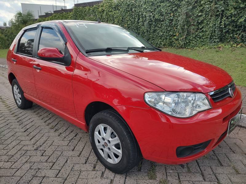 FIAT - PALIO - 2014/2014 - Vermelha - R$ 31.900,00