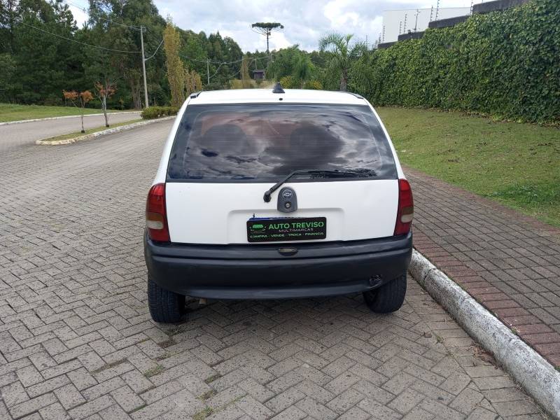 CHEVROLET - CORSA - 1996/1996 - Branca - R$ 12.900,00