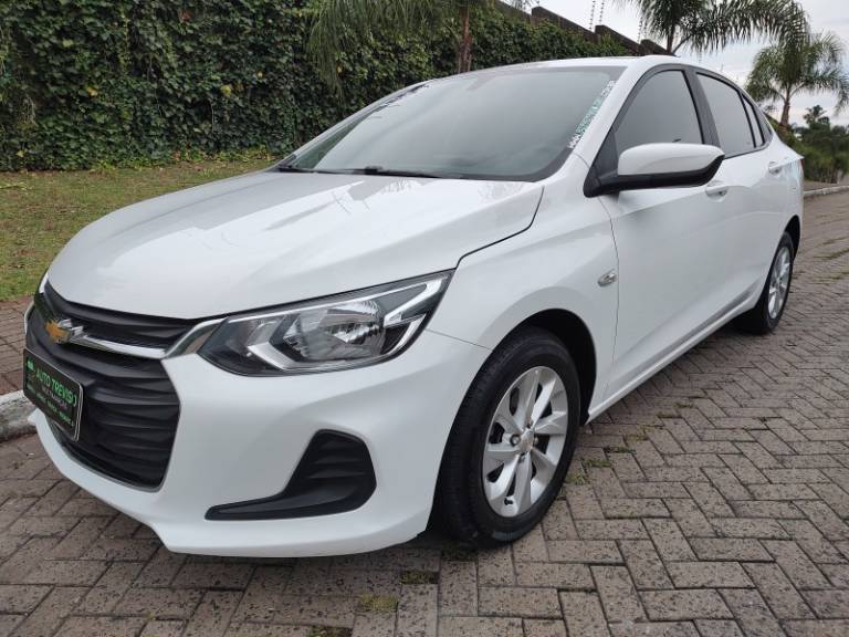 CHEVROLET - ONIX - 2022/2023 - Branca - R$ 81.900,00