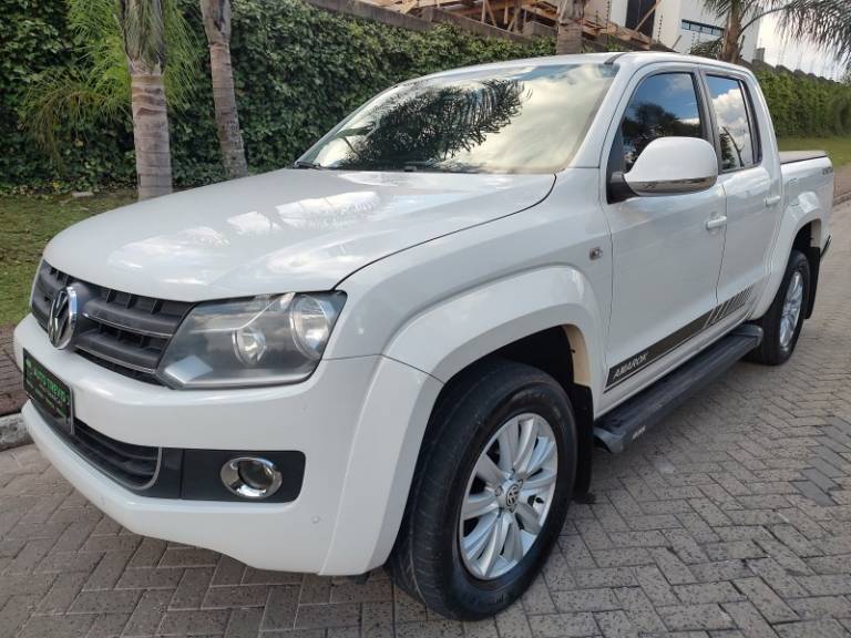 VOLKSWAGEN - AMAROK - 2012/2013 - Branca - R$ 110.000,00