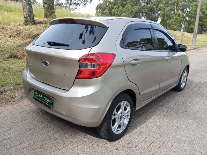 FORD - KA - 2015/2016 - Prata - R$ 40.900,00