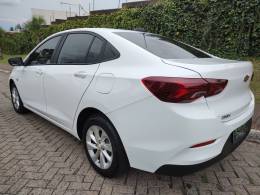 CHEVROLET - ONIX - 2022/2023 - Branca - R$ 81.900,00