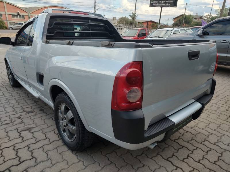 CHEVROLET - MONTANA - 2008/2008 - Prata - R$ 36.900,00