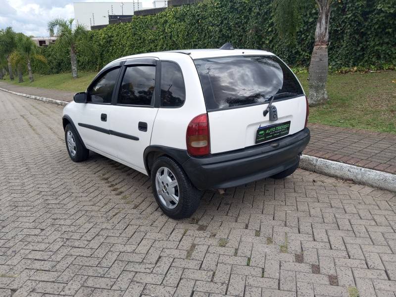 CHEVROLET - CORSA - 1996/1996 - Branca - R$ 12.900,00