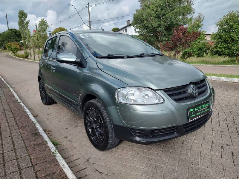 VOLKSWAGEN - FOX - 2009/2009 - Cinza - R$ 25.900,00