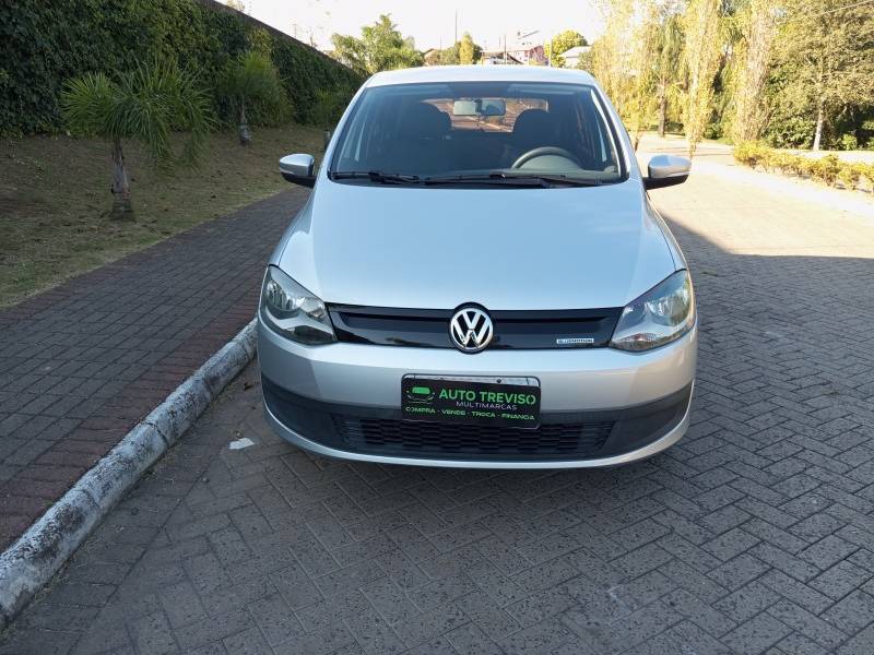 VOLKSWAGEN - FOX - 2014/2014 - Cinza - R$ 42.900,00