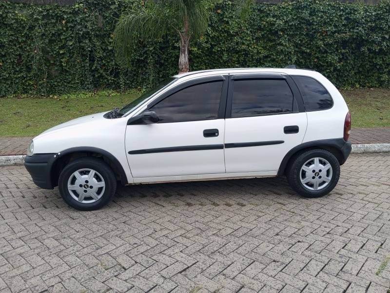 CHEVROLET - CORSA - 1996/1996 - Branca - R$ 12.900,00