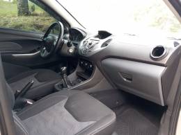 FORD - KA - 2015/2016 - Prata - R$ 40.900,00