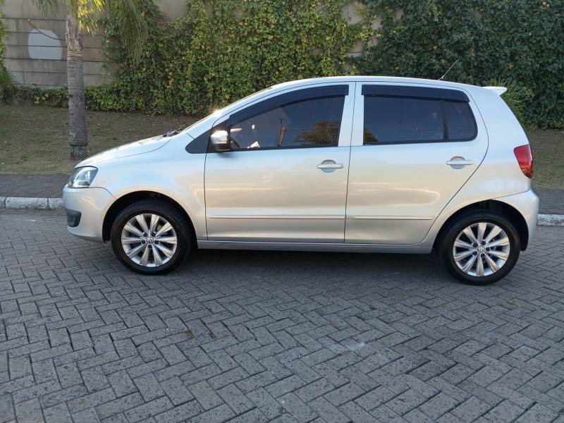 VOLKSWAGEN - FOX - 2014/2014 - Cinza - R$ 42.900,00